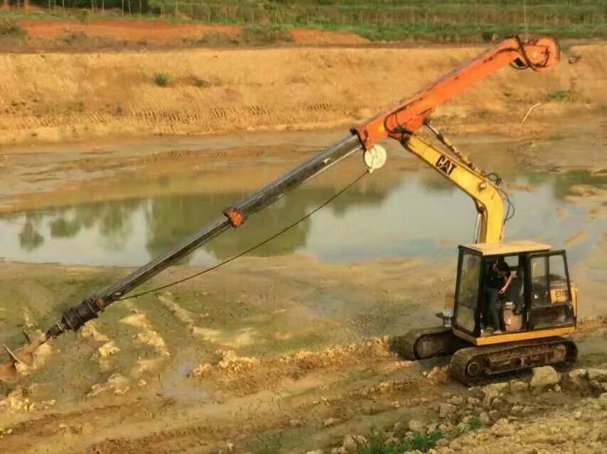 挖機(jī)伸縮臂廠家定制、勾機(jī)伸縮臂廠家改裝、伸縮臂挖機(jī)廠家