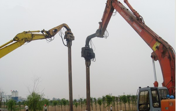 挖掘機(jī)打樁臂、打樁臂、打樁錘、挖掘機(jī)打樁臂廠家